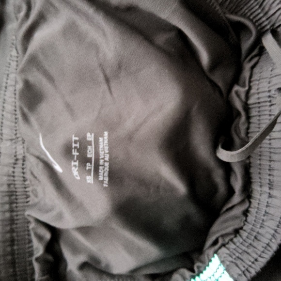 Nike Shorts - Picture 4 of 5